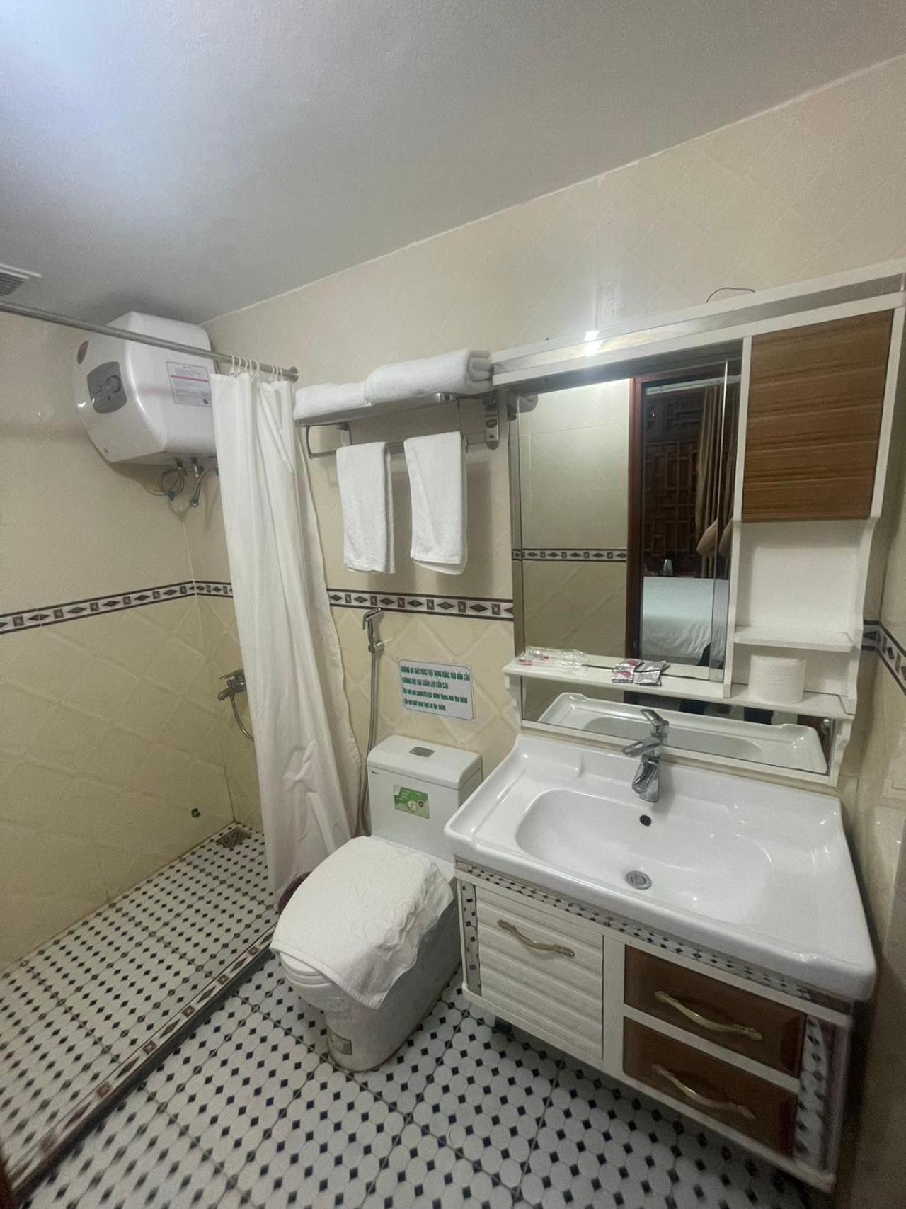 Holly'S Hostel Ha Giang B&B Bagian luar foto